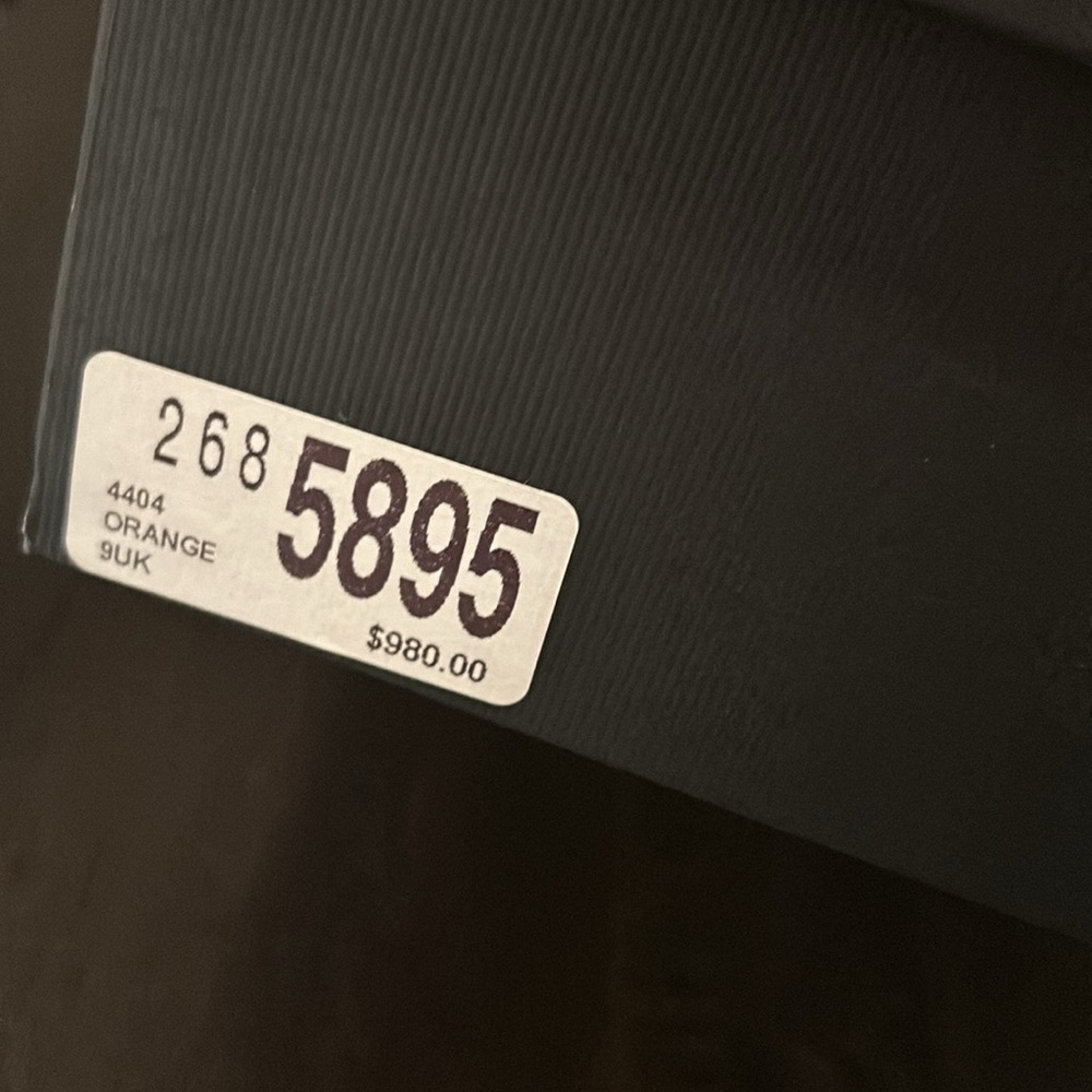 Authentic Men’s Gucci Sneakers - Picture 4 of 5